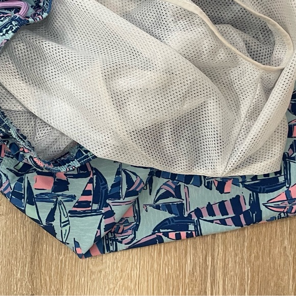 Vineyard Vines boys swim trunks - Picture 5 of 5